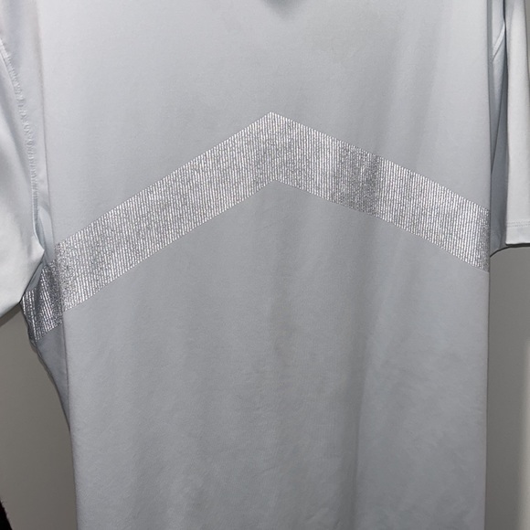 Nike Reflective dri-fit shirt - Picture 5 of 5